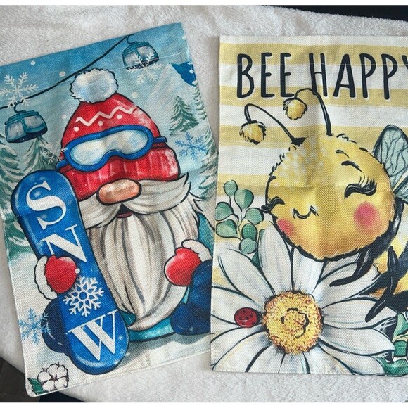 2 garden flags - gnome & bee *still in original packaging - Picture 1 of 1